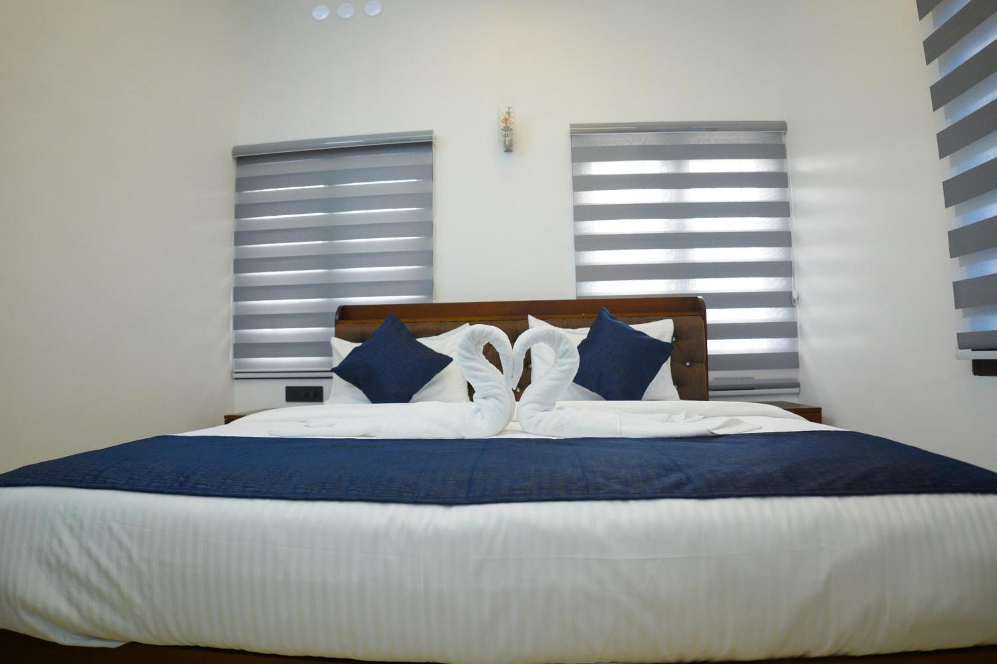 Teak And Lake Homestay Thekkady Esterno foto