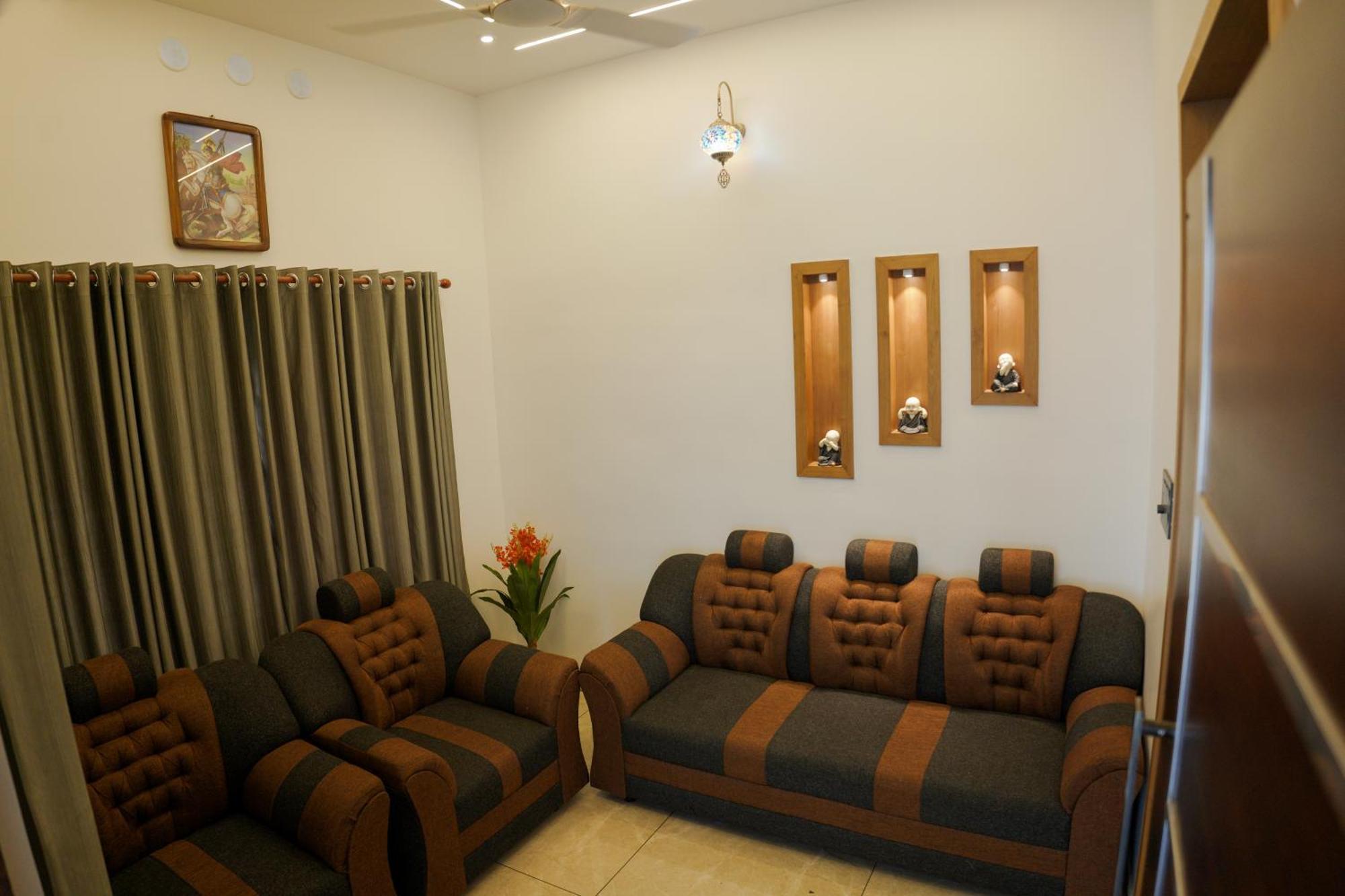 Teak And Lake Homestay Thekkady Esterno foto
