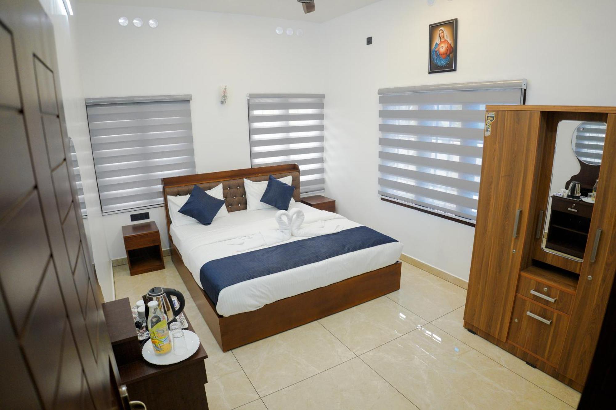 Teak And Lake Homestay Thekkady Esterno foto